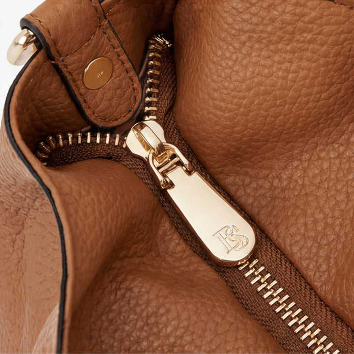 Carrina Soft Leather Everyday Hobo Bagy