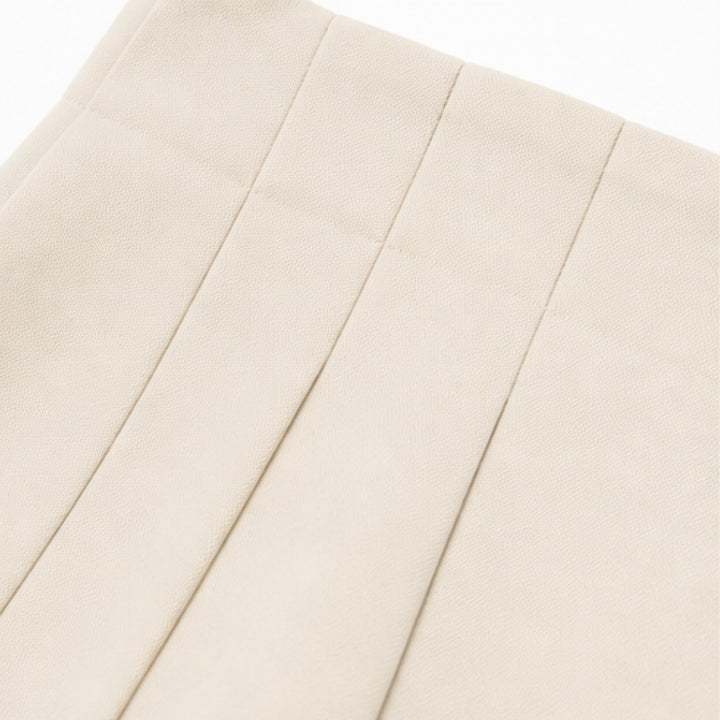 Tailored Pleated Trousers for Elongated Legs