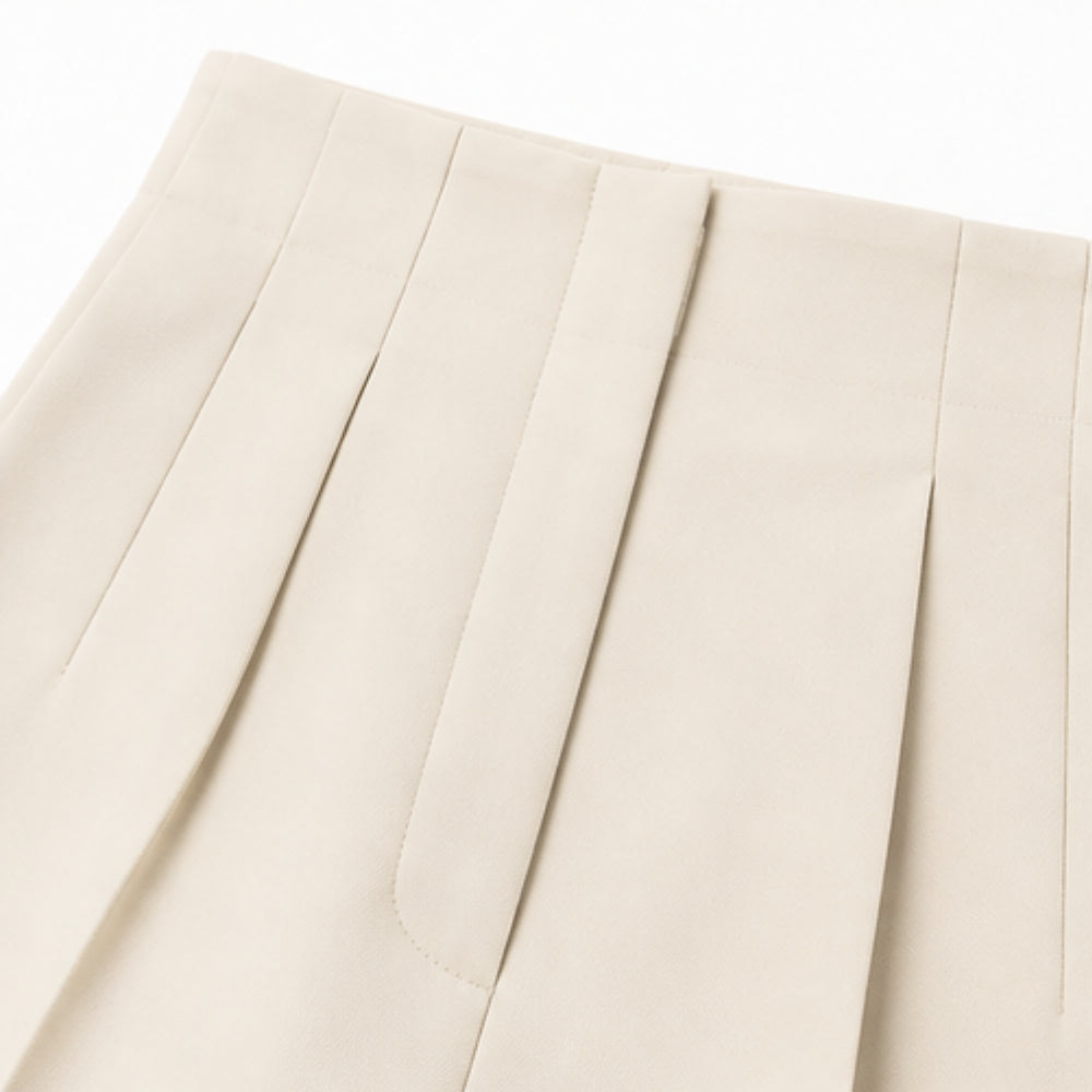 Tailored Pleated Trousers for Elongated Legs